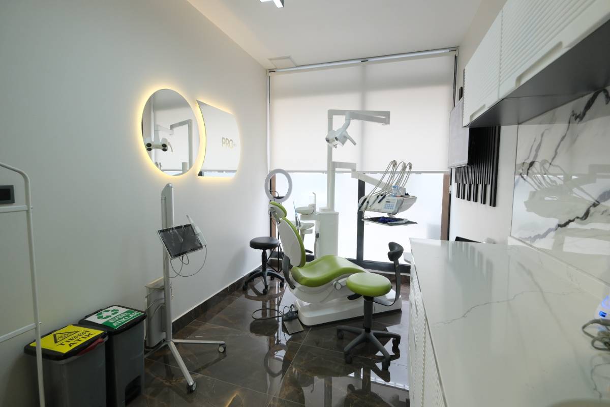 Modern dental surgery room at Pro Estetik Izmir